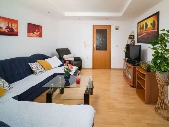 Apart Daire (Four Bedroom Apartment with Balcony)