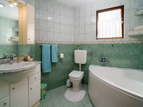 Apart Daire (Four Bedroom Apartment with Balcony)