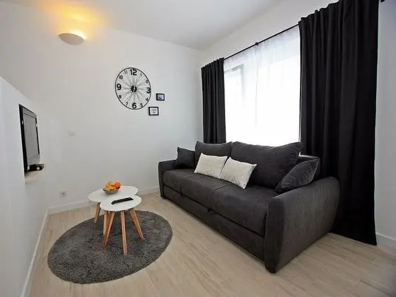 Apart Daire (One Bedroom Apartment with Balcony an)