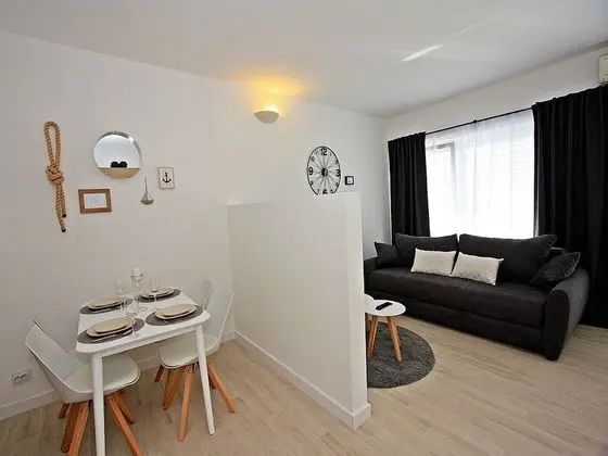 Apart Daire (One Bedroom Apartment with Balcony an)