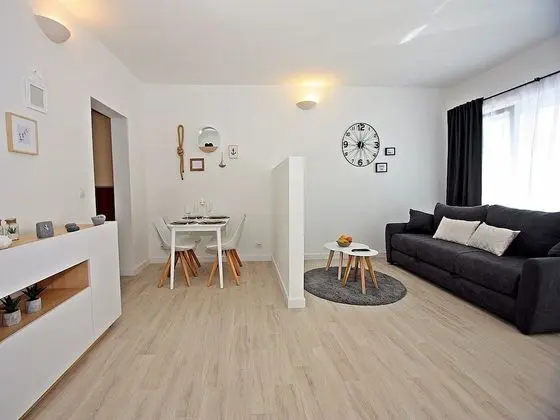 Apart Daire (One Bedroom Apartment with Balcony an)