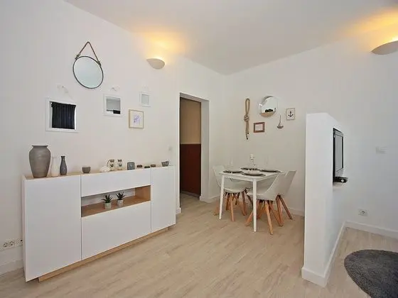 Apart Daire (One Bedroom Apartment with Balcony an)