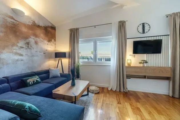 Apart Daire (Penthouse Two bedroom apartment with )