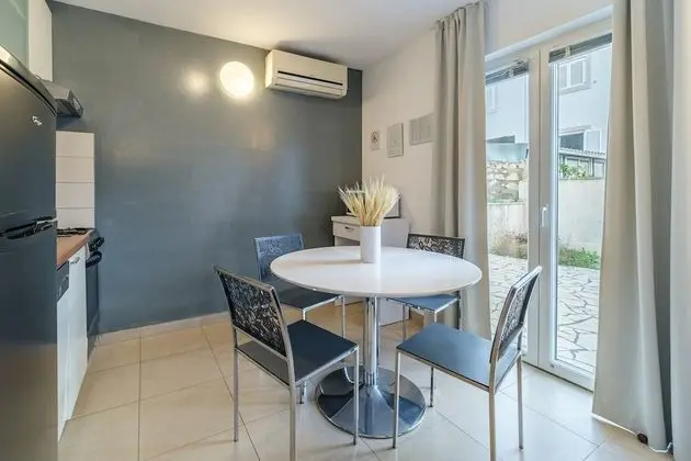 Stüdyo (Studio Apartment with terrace)