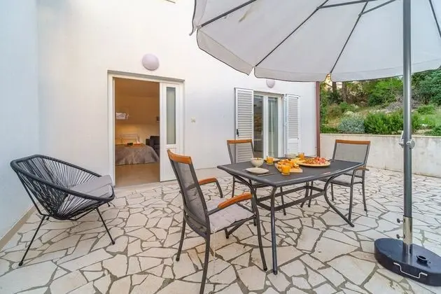 Stüdyo (Studio Apartment with terrace)