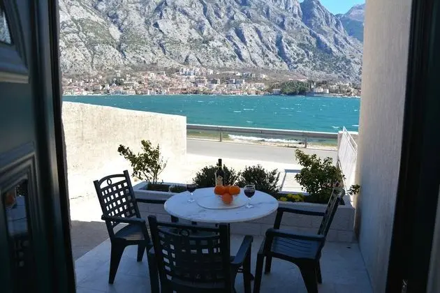 Apart Daire, Teras, Deniz Manzaralı