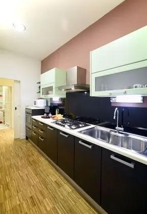 Apart Daire, 1 Büyük (Queen) Boy Yatak ve Çekyat