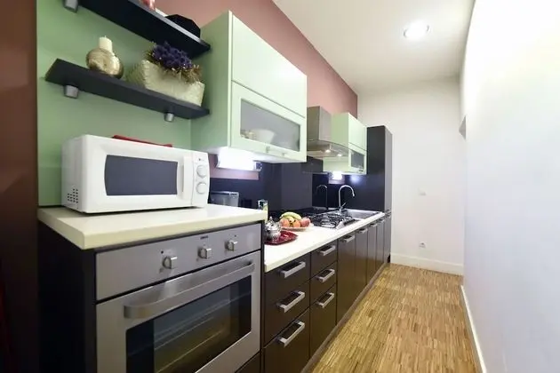 Apart Daire, 1 Büyük (Queen) Boy Yatak ve Çekyat