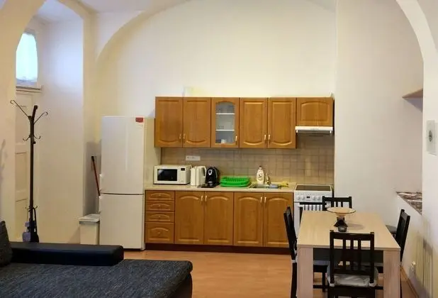 Apart Daire, 2 Yatak Odası, Avlu