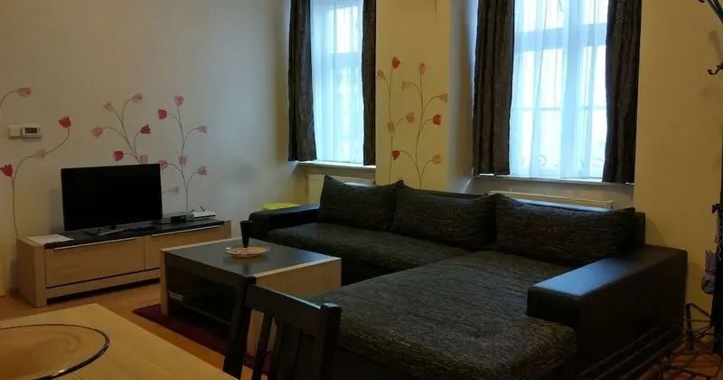 Apart Daire, 2 Yatak Odası, Avlu