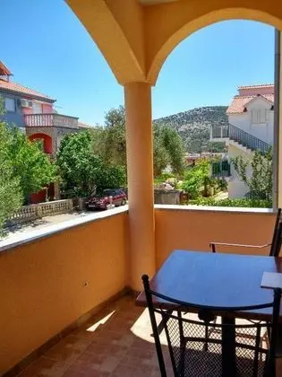 Stüdyo (Studio Apartment with Sea View)