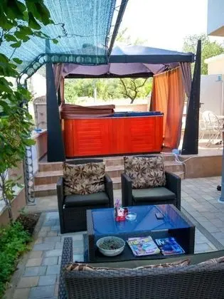 Stüdyo (Studio Apartment with Sea View)