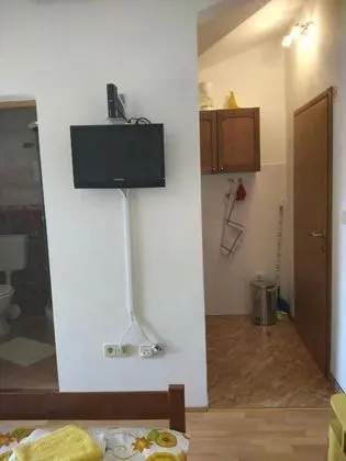 Stüdyo (Studio Apartment with Sea View)