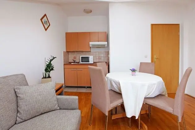 One-Bedroom Apartment Balcony Sea Vew