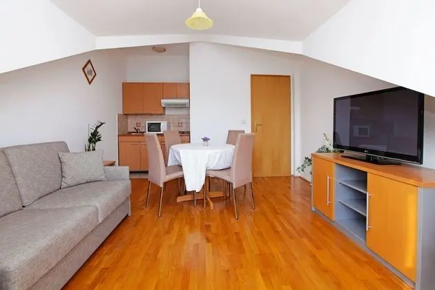 One-Bedroom Apartment Balcony Sea Vew