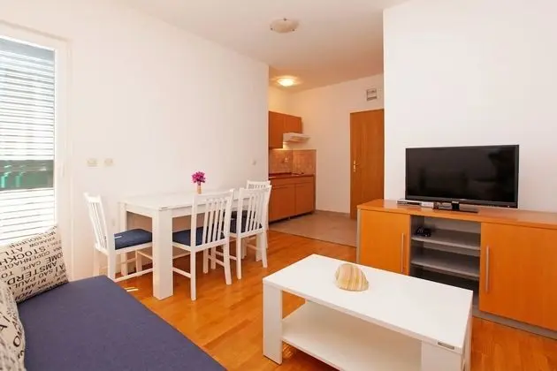 One-Bedroom Apartment Balcony Sea Vew