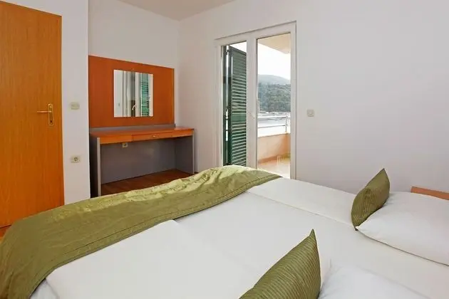 One-Bedroom Apartment Balcony Sea Vew