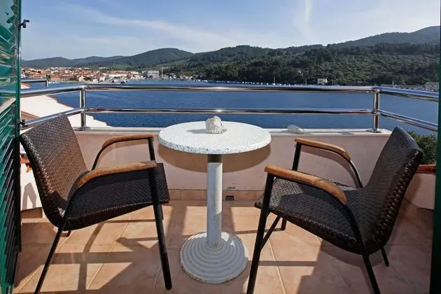 One-Bedroom Apartment Balcony Sea Vew