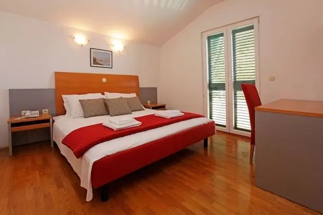 Studio Suite with Balcony Sea View