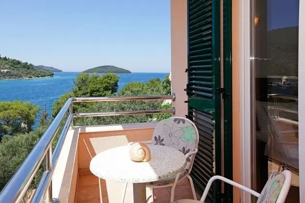 Studio Suite with Balcony Sea View