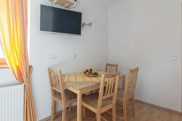 Comfort Apart Daire, Bahçe Manzaralı