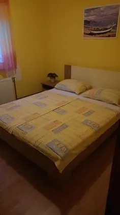 Apart Daire, 1 Çift Kişilik Yatak ve Çekyat