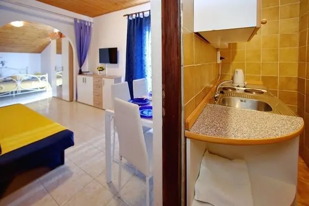 Apart Daire, 1 Çift Kişilik Yatak ve Çekyat