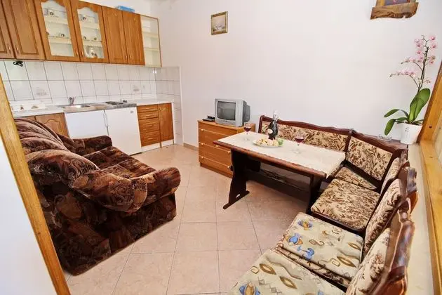 Comfort Apart Daire, 1 Yatak Odası, Teras, Bahçe Manzaralı