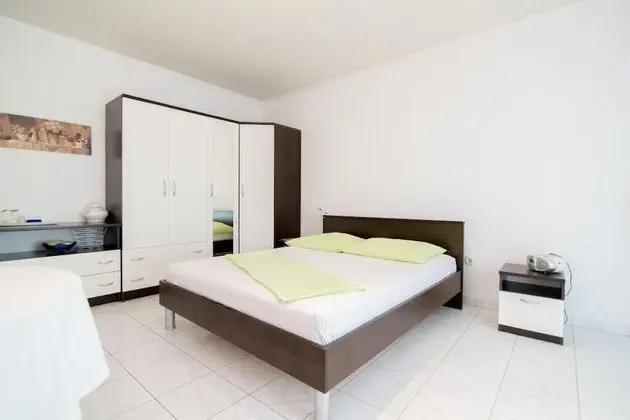 Stüdyo (Studio Apartment with Terrace)