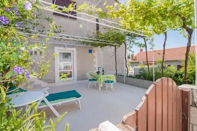 Stüdyo (Studio Apartment with Terrace)