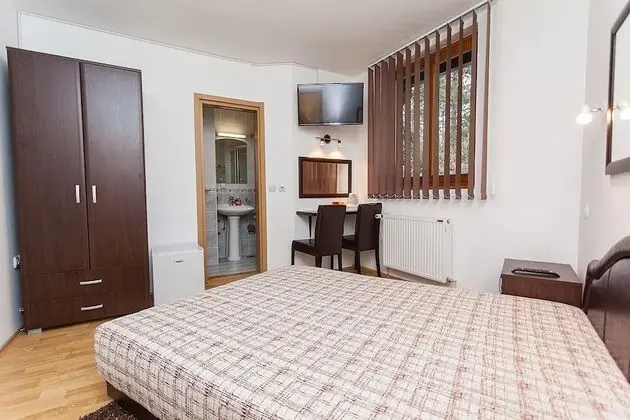 Standard Tek Büyük Yataklı Oda