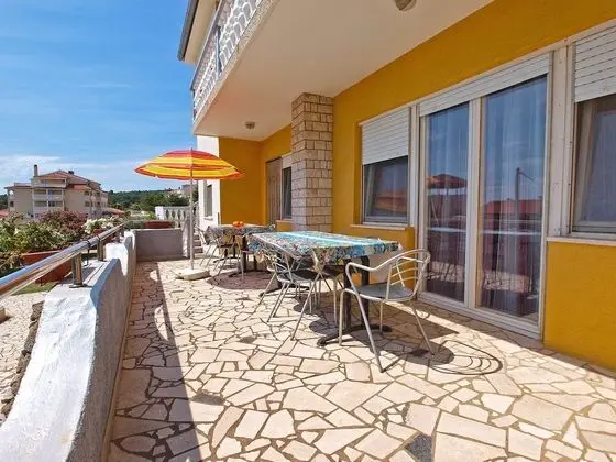 Apart Daire, 4 Yatak Odası (906/2111)