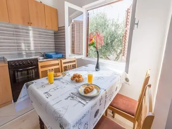 Apart Daire (Two Bed Apt,Terrace,Sea View)