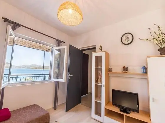 Apart Daire (Two Bed Apt,Terrace,Sea View)