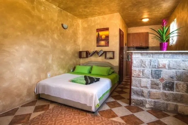 Stüdyo, Deniz Manzaralı