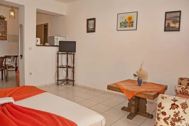 Apart Daire, 1 Çift Kişilik Yatak ve Çekyat