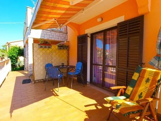 Apart Daire, 2 Yatak Odası (768/1789)