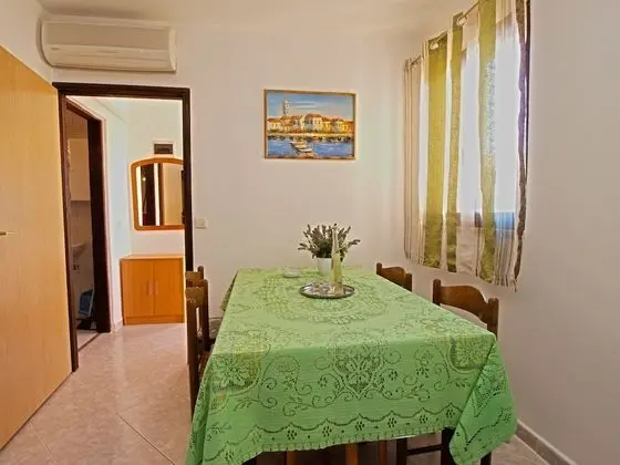 Apart Daire, 2 Yatak Odası (768/1790)