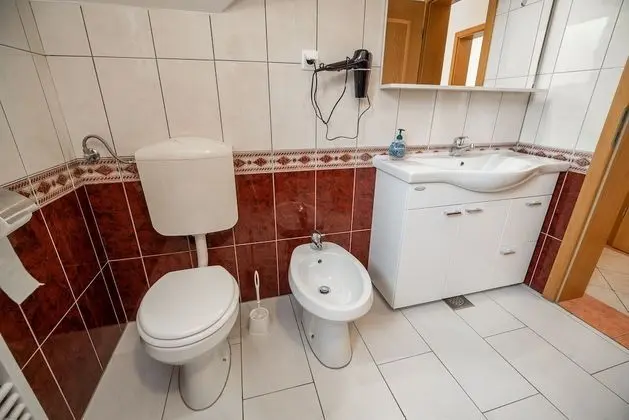 Apart Daire (Three Bedroom Apartment 3)