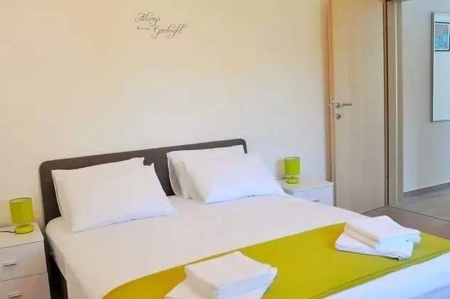 Apart Daire, 1 Çift Kişilik Yatak ve Çekyat