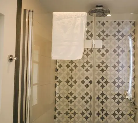 Standard Stüdyo, Özel Banyo