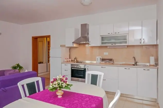Comfort Apart Daire, 1 Yatak Odası, Balkon, Havuz Manzaralı