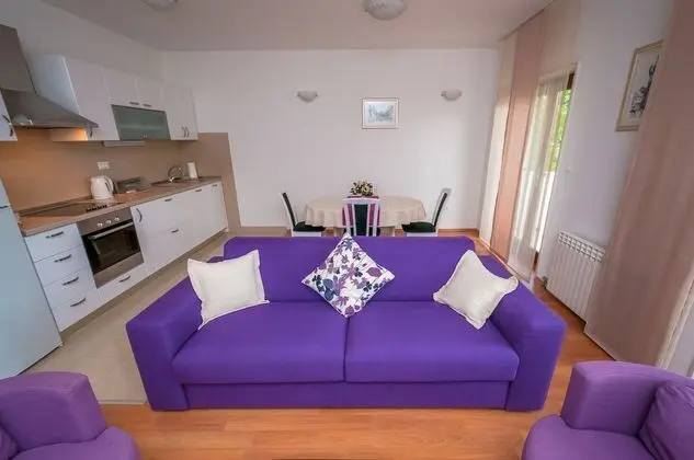 Comfort Apart Daire, 1 Yatak Odası, Balkon, Havuz Manzaralı