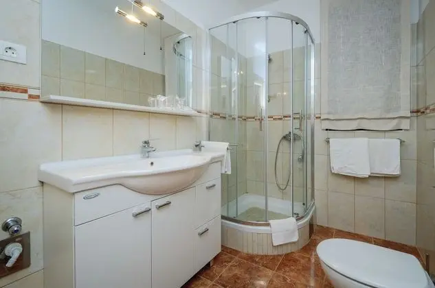 Comfort Apart Daire, 1 Yatak Odası, Balkon, Havuz Manzaralı