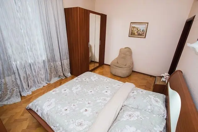 Apart Daire, Birden Çok Yatak, Sigara İçilmez, Avlu Manzaralı
