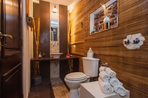 Design Tek Büyük Yataklı Oda, Özel Banyo