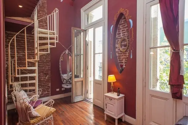 Design Üç Kişilik Oda, Banyolu/Duşlu