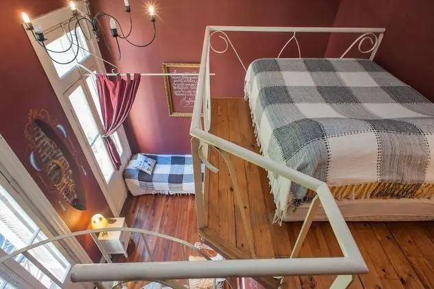 Design Üç Kişilik Oda, Banyolu/Duşlu