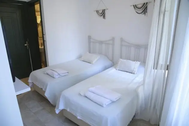 Standart Oda, Bahçe Katı