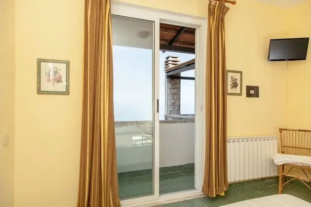 Tek Büyük Yataklı Oda, Deniz Manzaralı